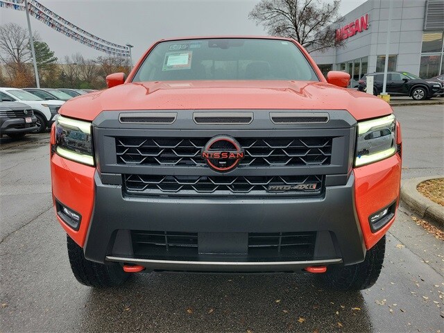 2026 Nissan Frontier PRO-4X photo 2