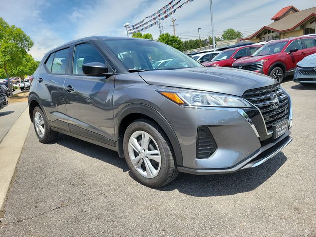 2025 Nissan Kicks Play 1.6 FWD's photo