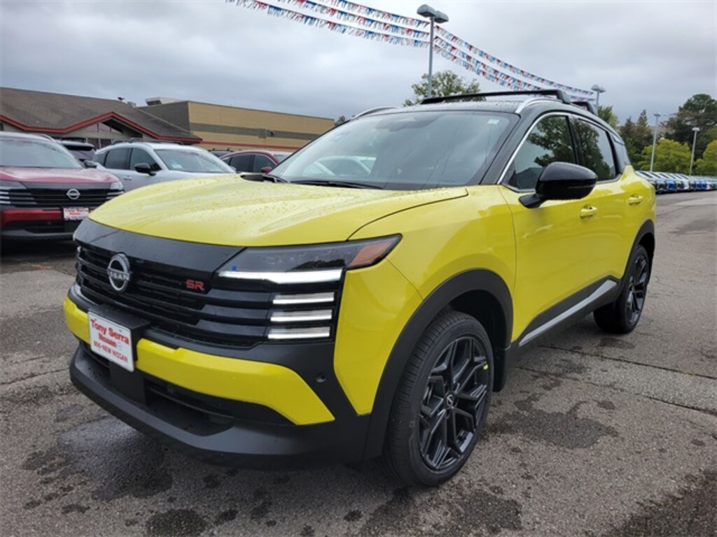 New 2026 Nissan Kicks SR SUV