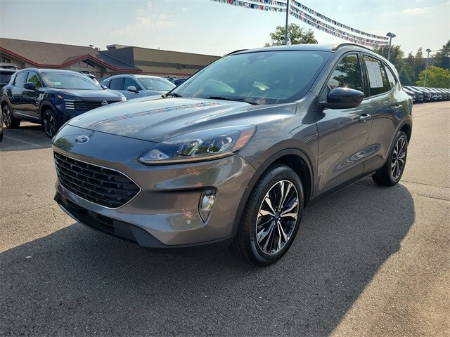 2022 Ford Escape SEL photo 3
