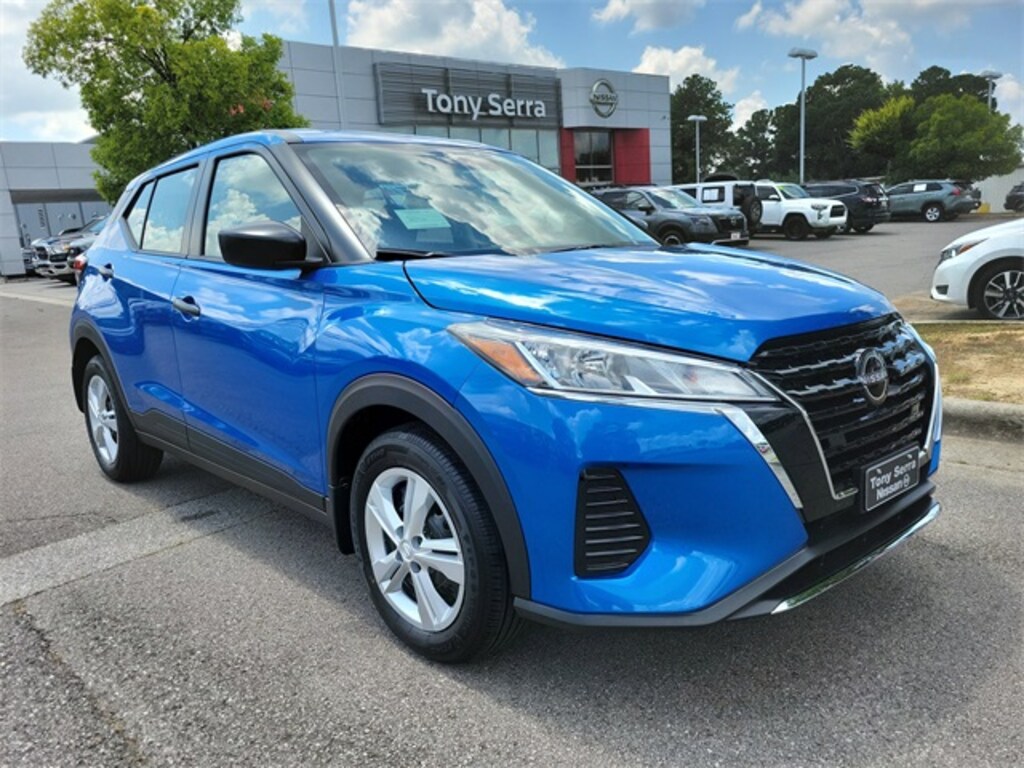 New 2025 Nissan Kicks Play S SUV