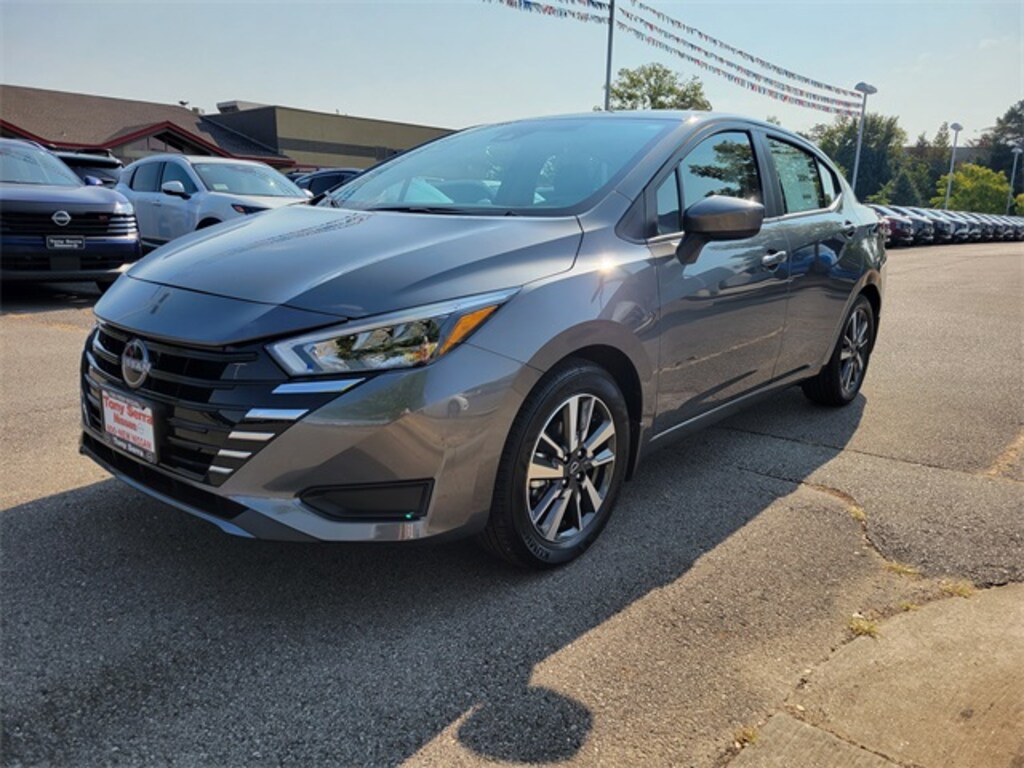 New 2025 Nissan Versa 1.6 SV Sedan