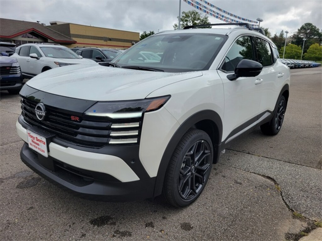 New 2026 Nissan Kicks SR SUV