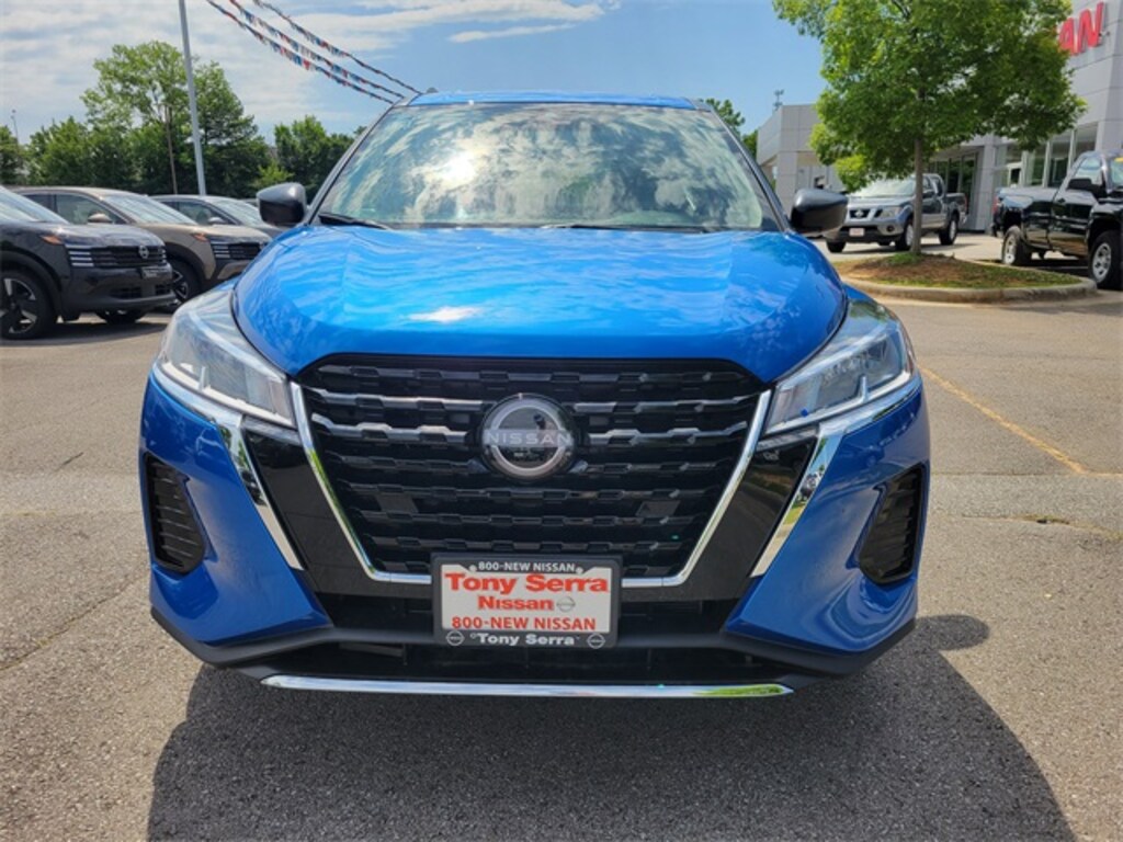 New 2025 Nissan Kicks Play S SUV