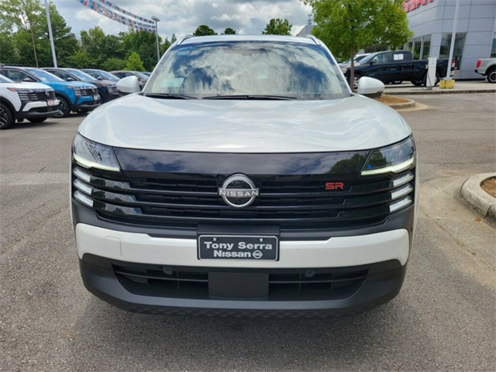 New 2025 Nissan Kicks SR SUV