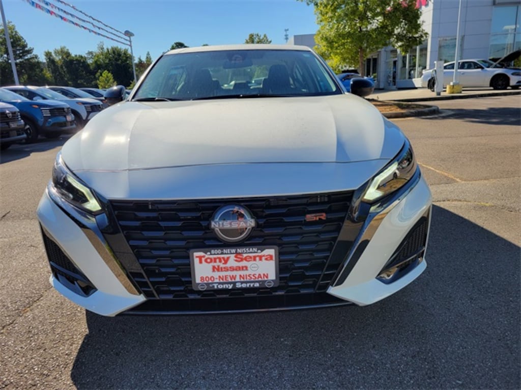 New 2025 Nissan Altima SR Sedan