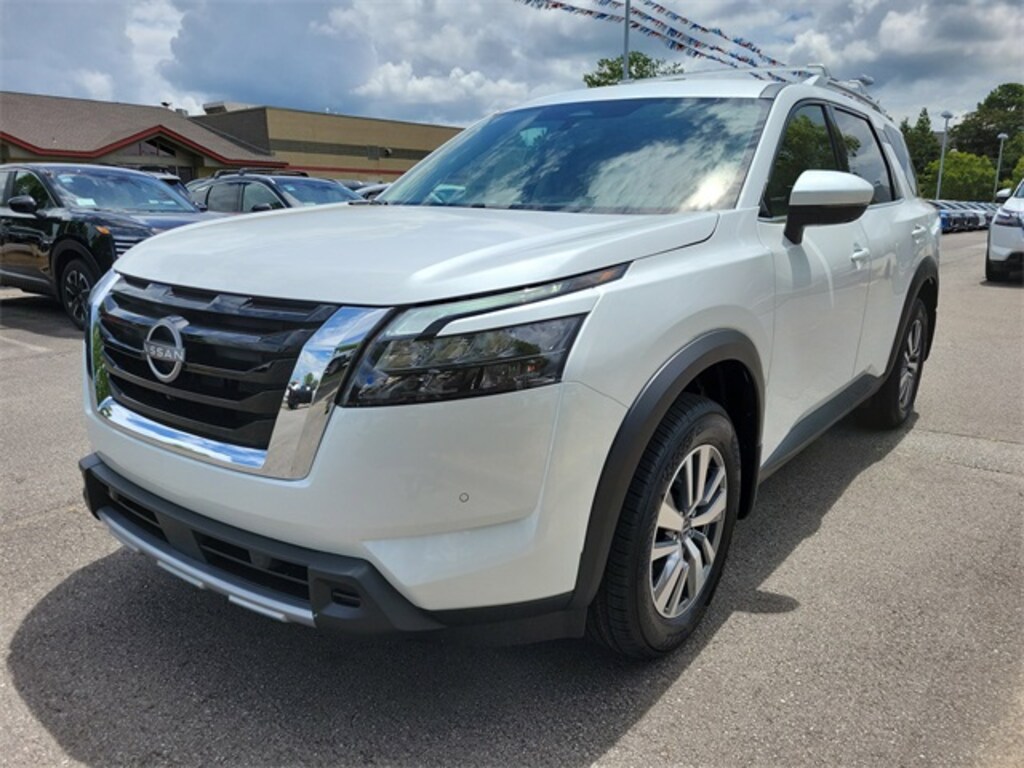 New 2025 Nissan Pathfinder SL SUV