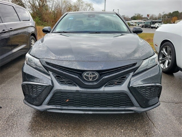 2022 Toyota Camry SE photo 2