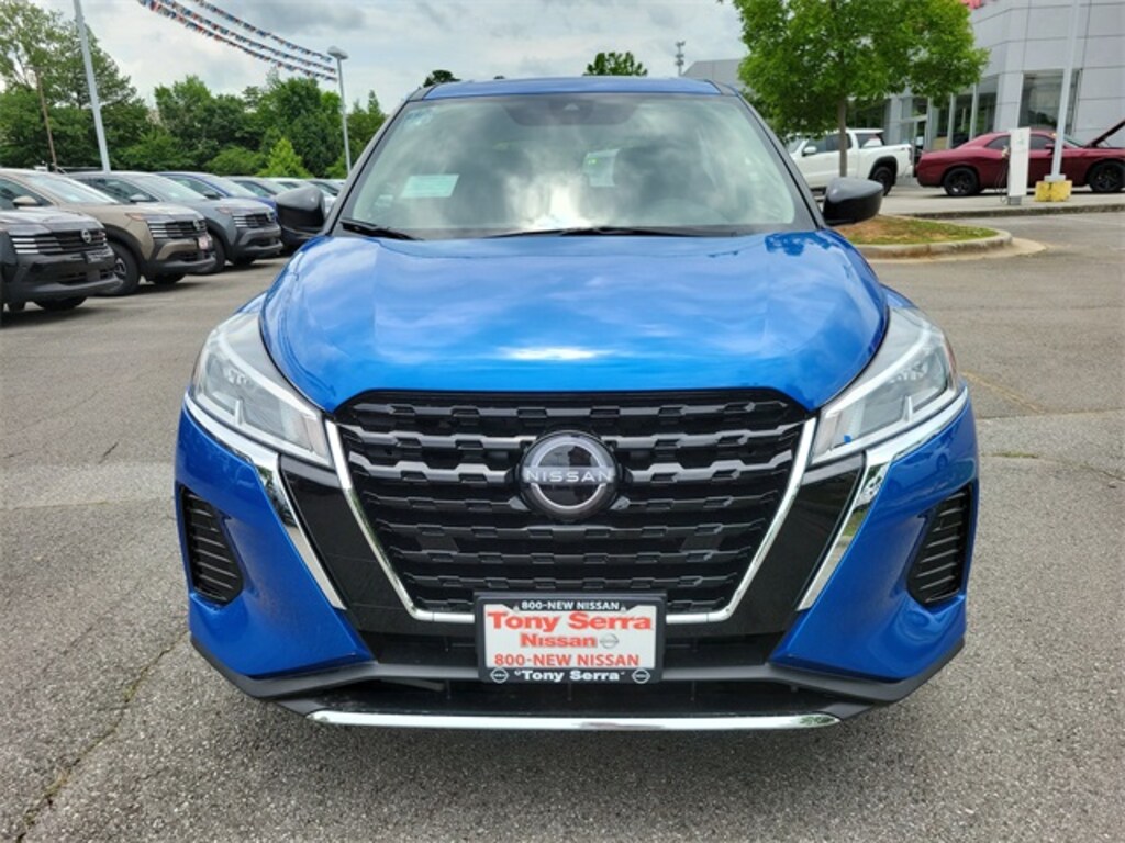 New 2025 Nissan Kicks Play S SUV