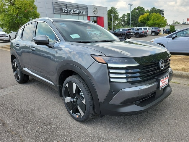 2025 Nissan Kicks SR's photo