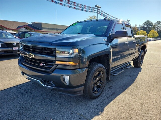 2018 Chevrolet Silverado 1500 LT photo 3