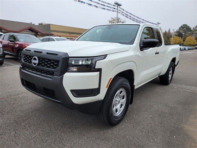 2026 Nissan Frontier S photo 3