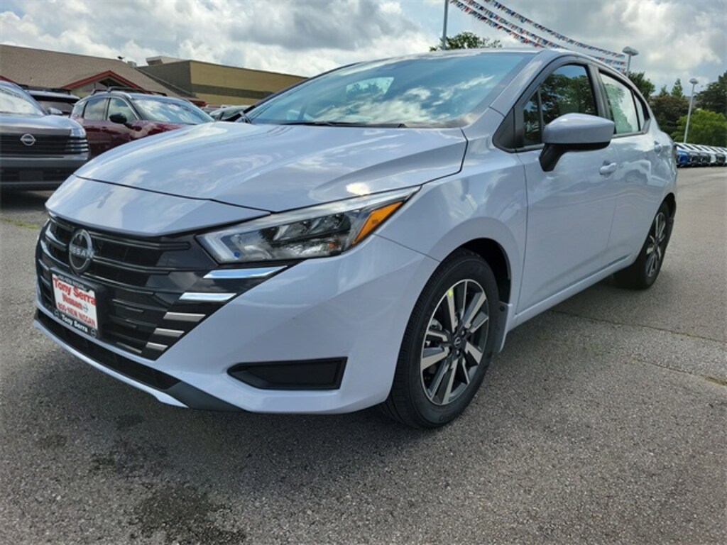 New 2025 Nissan Versa 1.6 SV Sedan