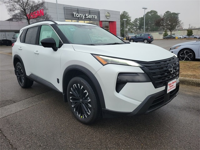 2026 Nissan Rogue Dark Armor's photo