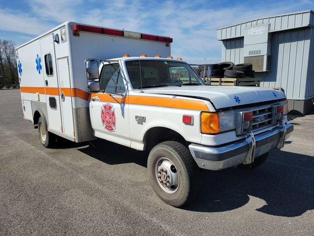 1990 Ford F-350's photo