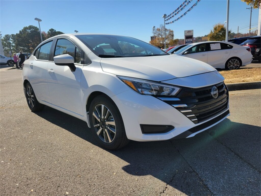 New 2025 Nissan Versa 1.6 SV Sedan