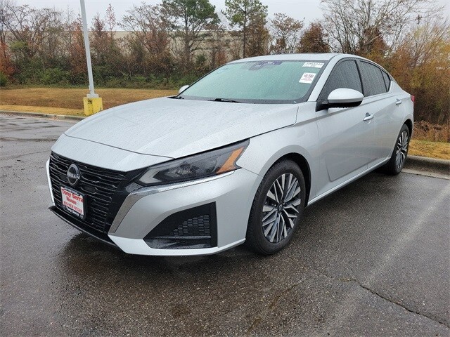 2023 Nissan Altima 2.5 SV photo 2