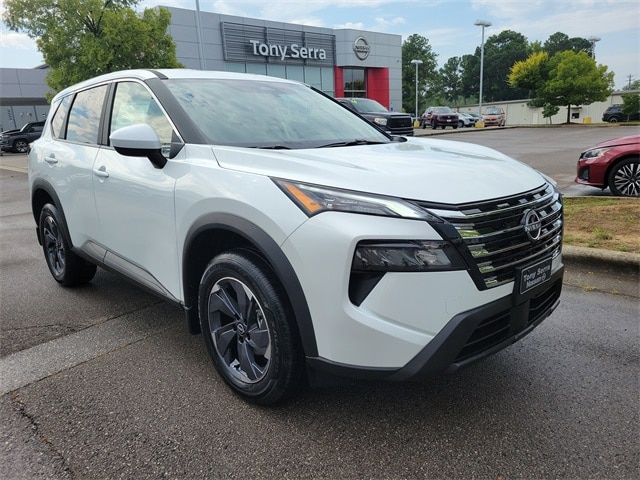 2026 Nissan Rogue SV's photo