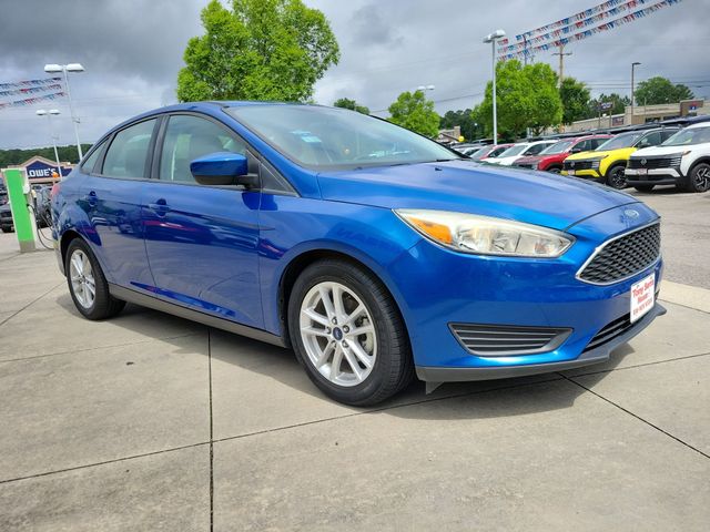 2018 Ford Focus Sedan SE's photo
