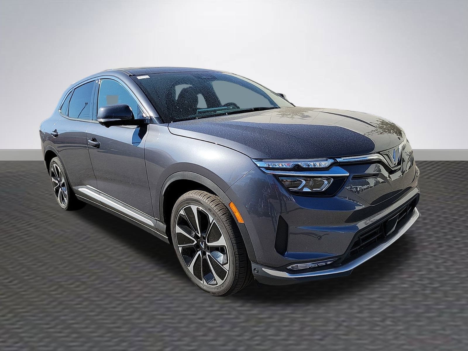 2025 VinFast VF 8 Plus's photo