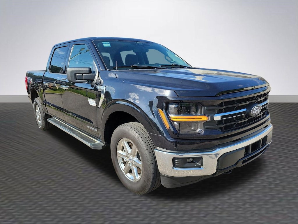 New 2024 Ford F-150 XLT Truck SuperCrew Cab