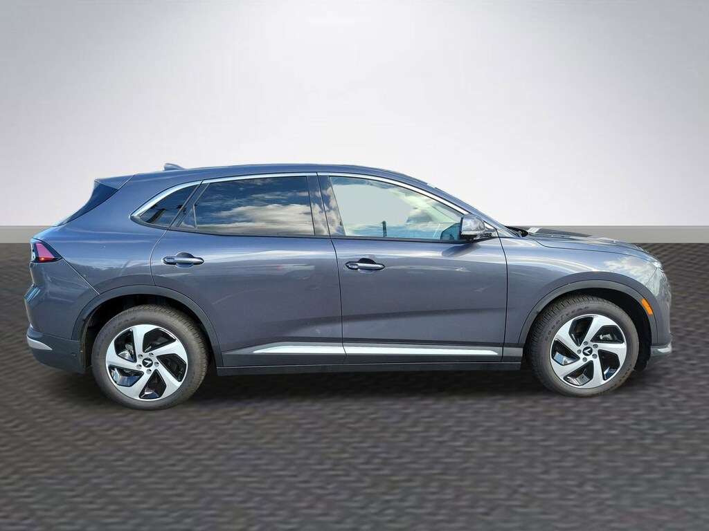 New 2025 VinFast VF 8 Eco SUV