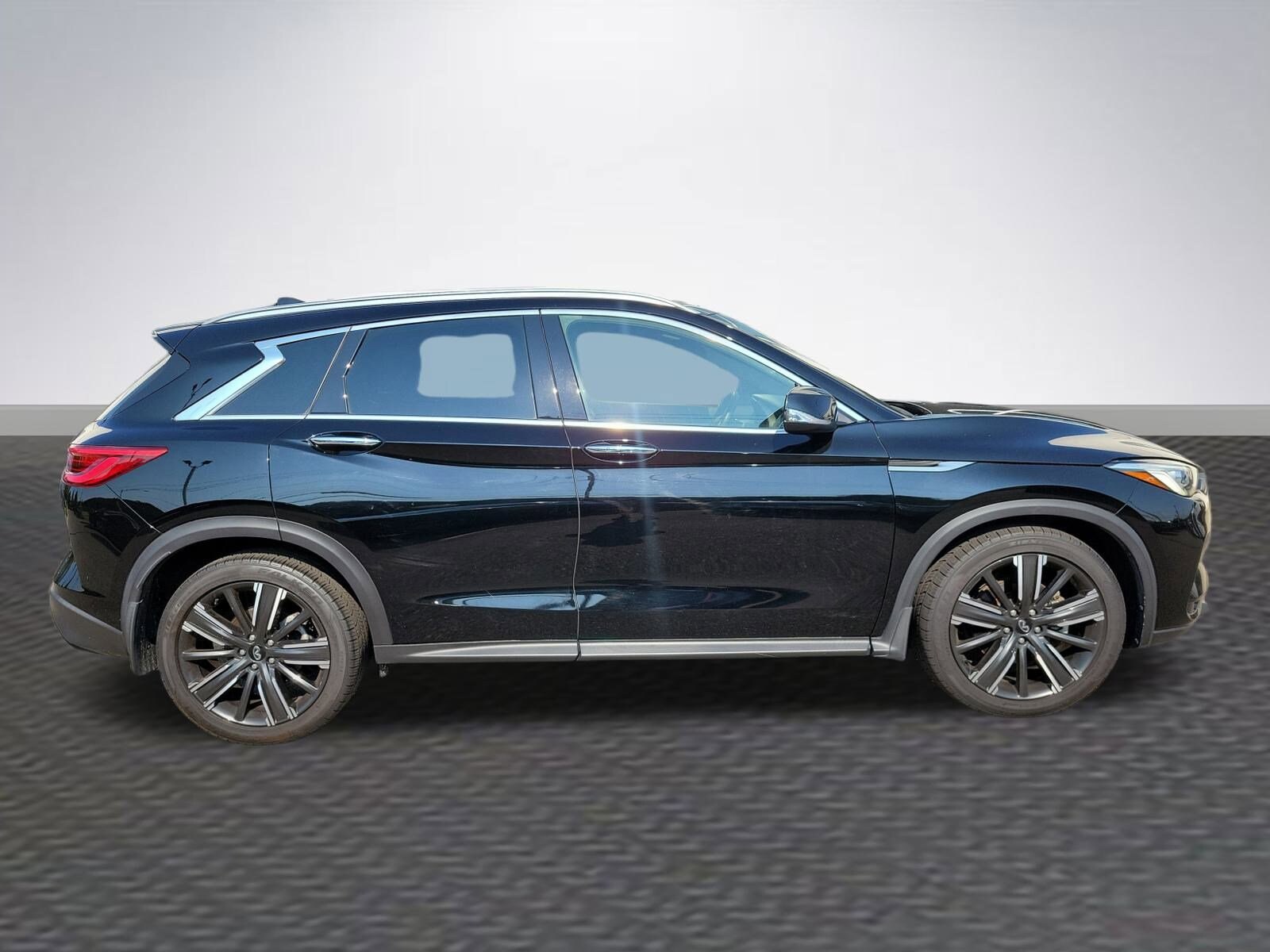 2021 Infiniti QX50 Luxe photo 4