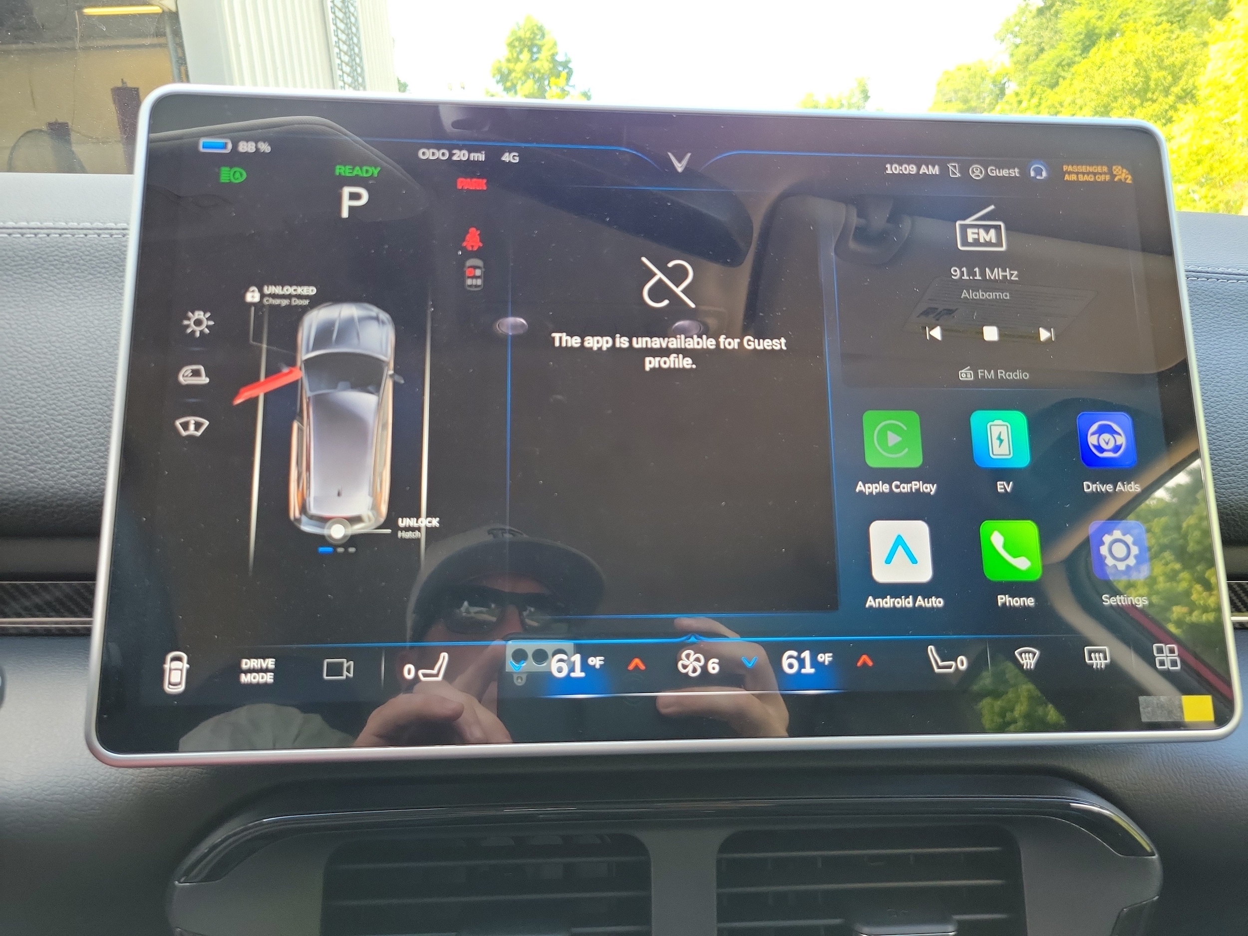 2025 VinFast VF 8 Eco - Photo 24