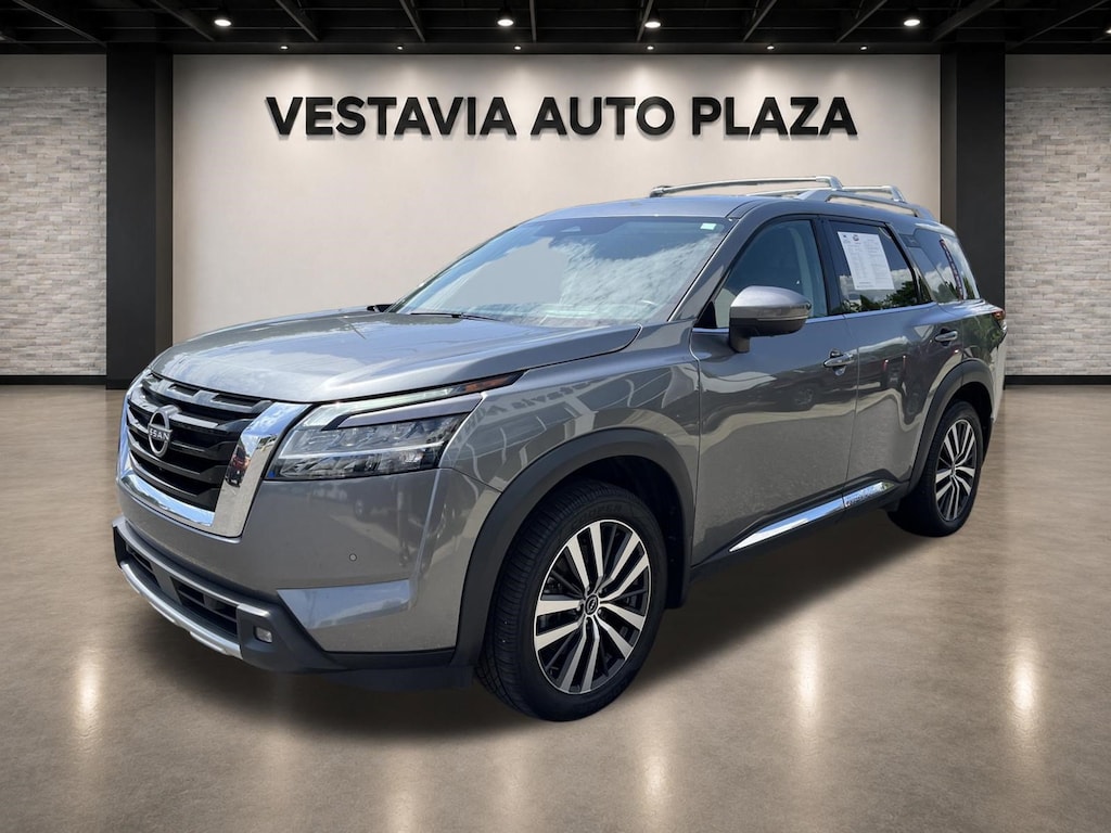 Used 2022 Nissan Pathfinder Platinum SUV