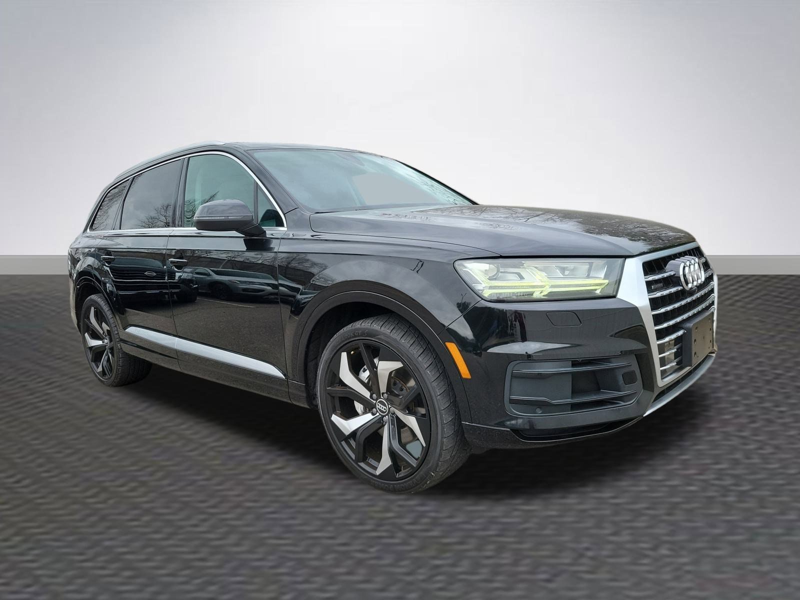2019 Audi Q7 SE Premium Plus's photo