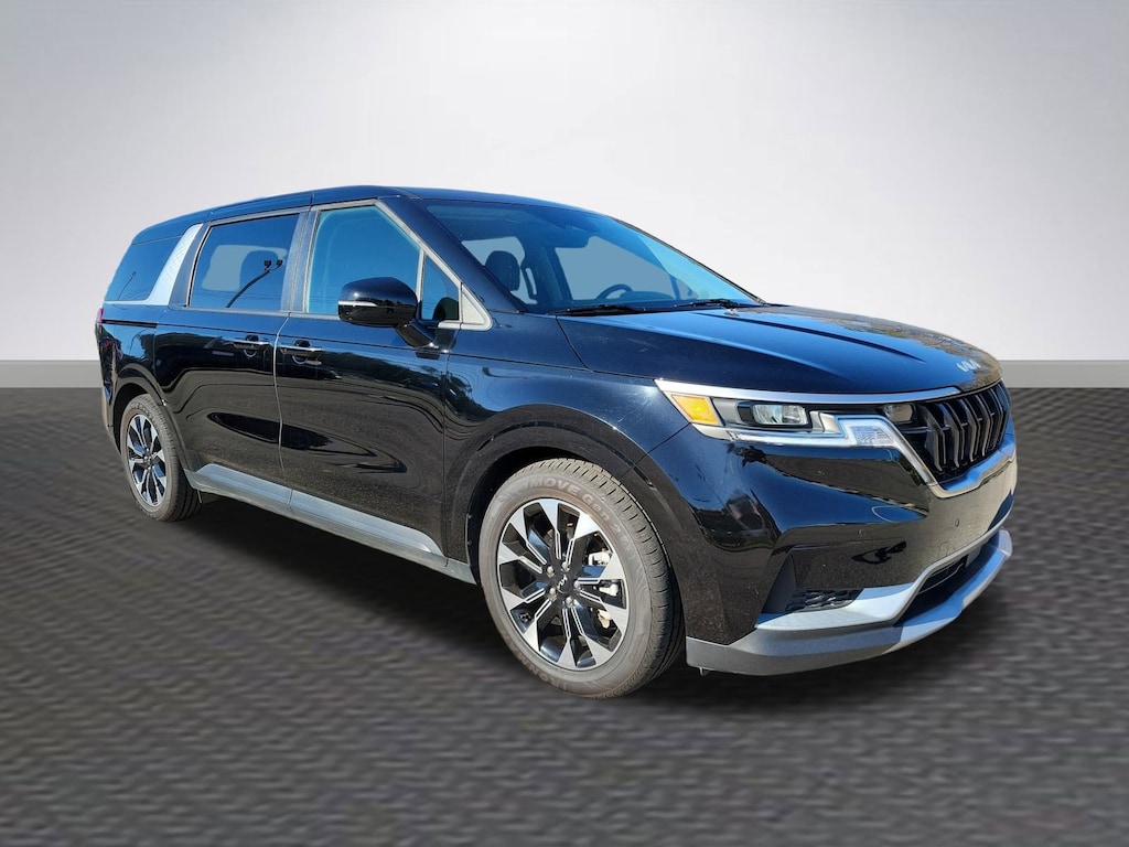 Used 2024 Kia Carnival EX MPV