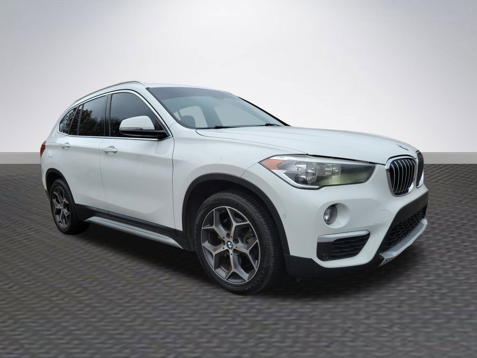 2018 BMW X1 28i's photo