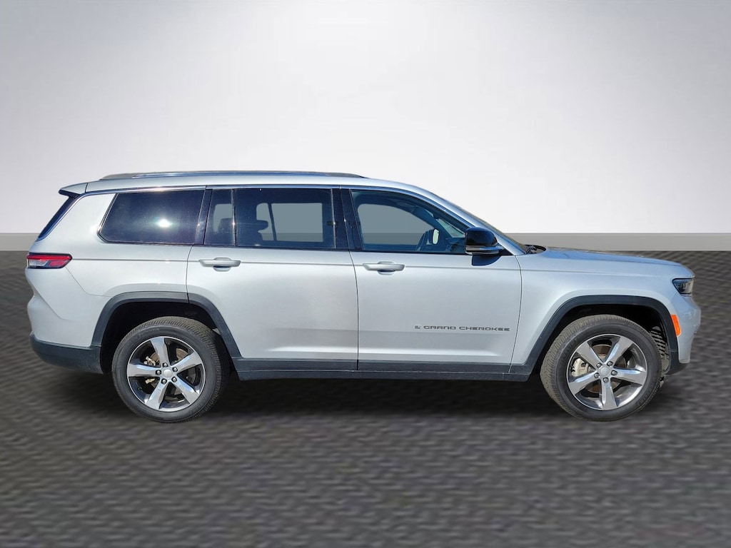 Used 2022 Jeep New Grand Cherokee Limited SUV