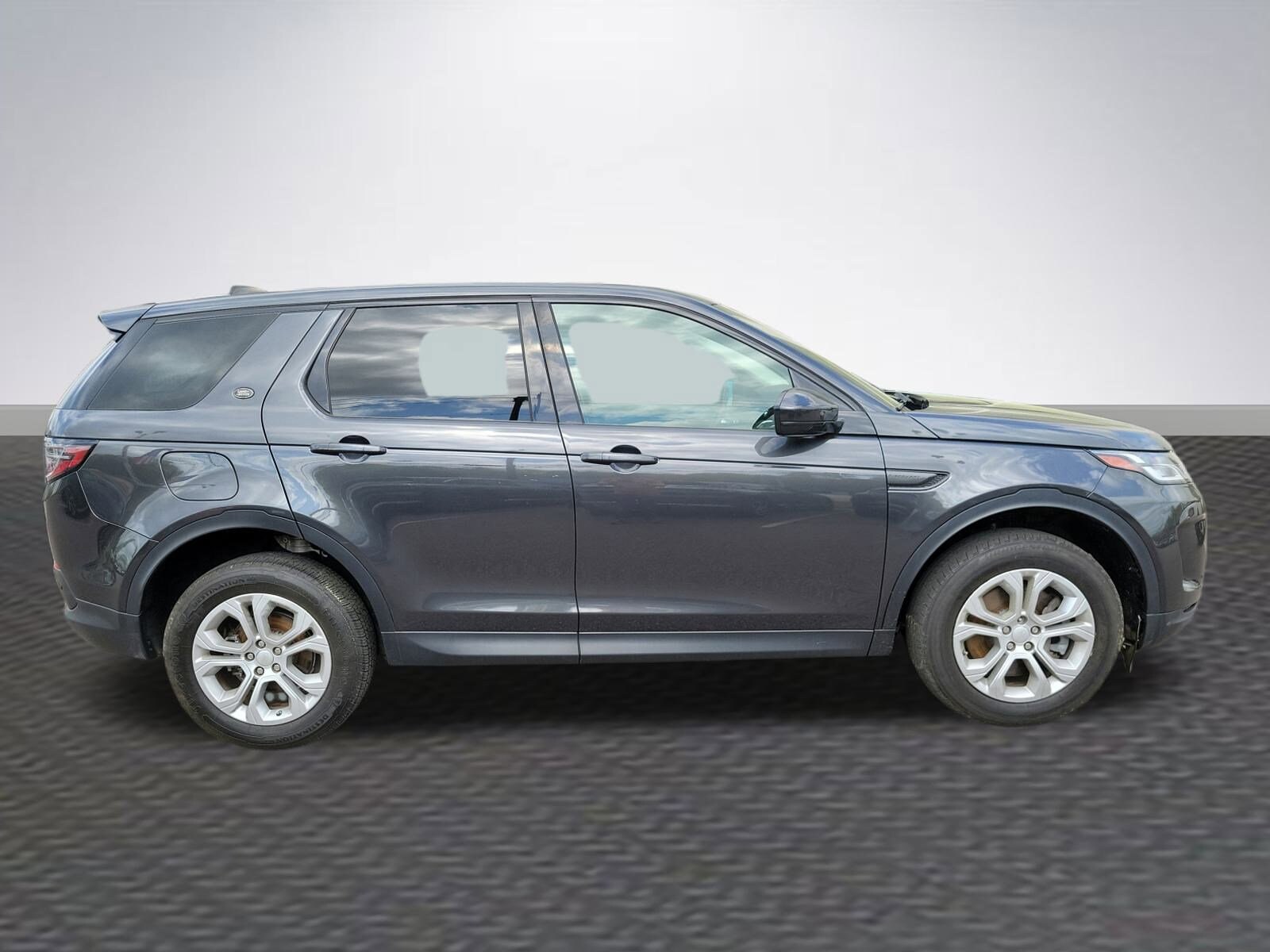 2020 Land Rover Discovery Sport Standard photo 4