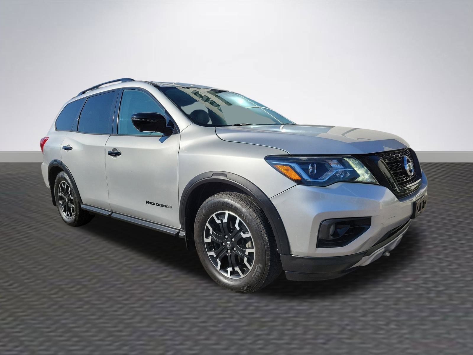 2020 Nissan Pathfinder SL