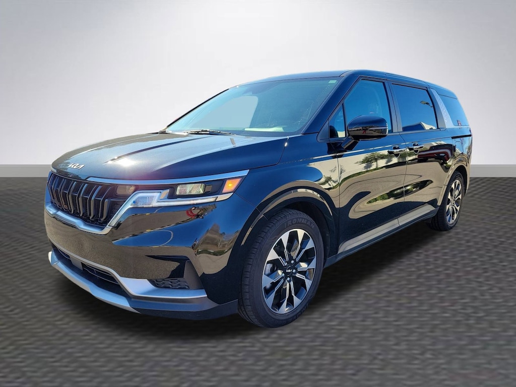 Used 2024 Kia Carnival EX MPV