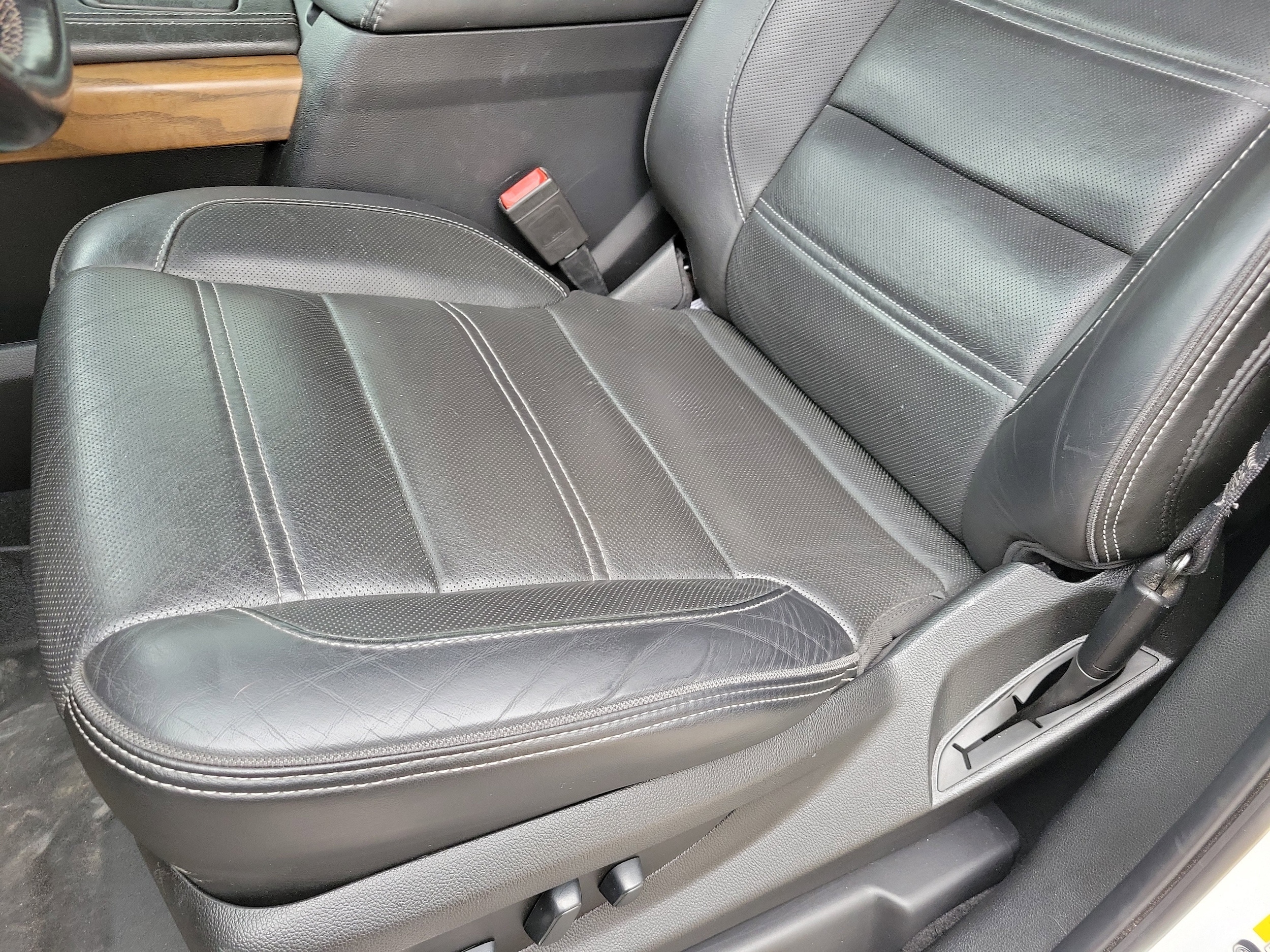 2020 GMC Yukon XL Denali - Photo 10