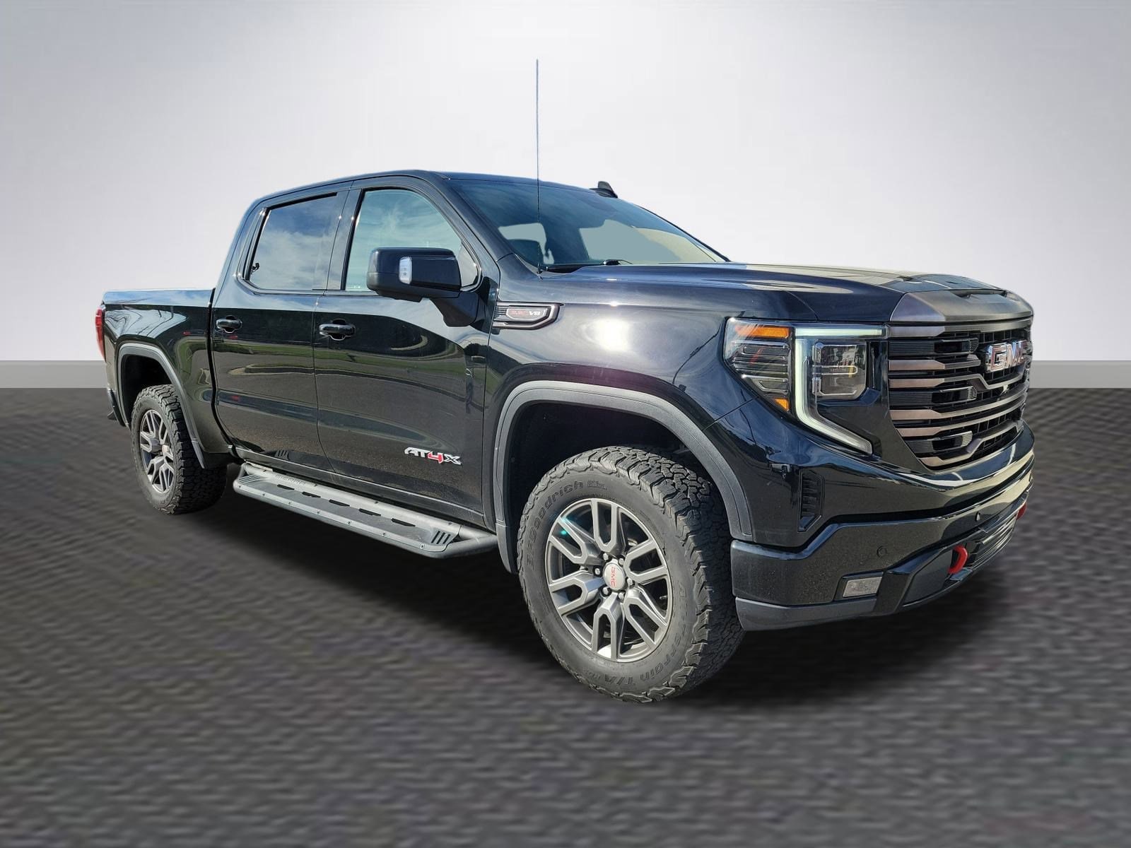 2022 GMC Sierra Base's photo