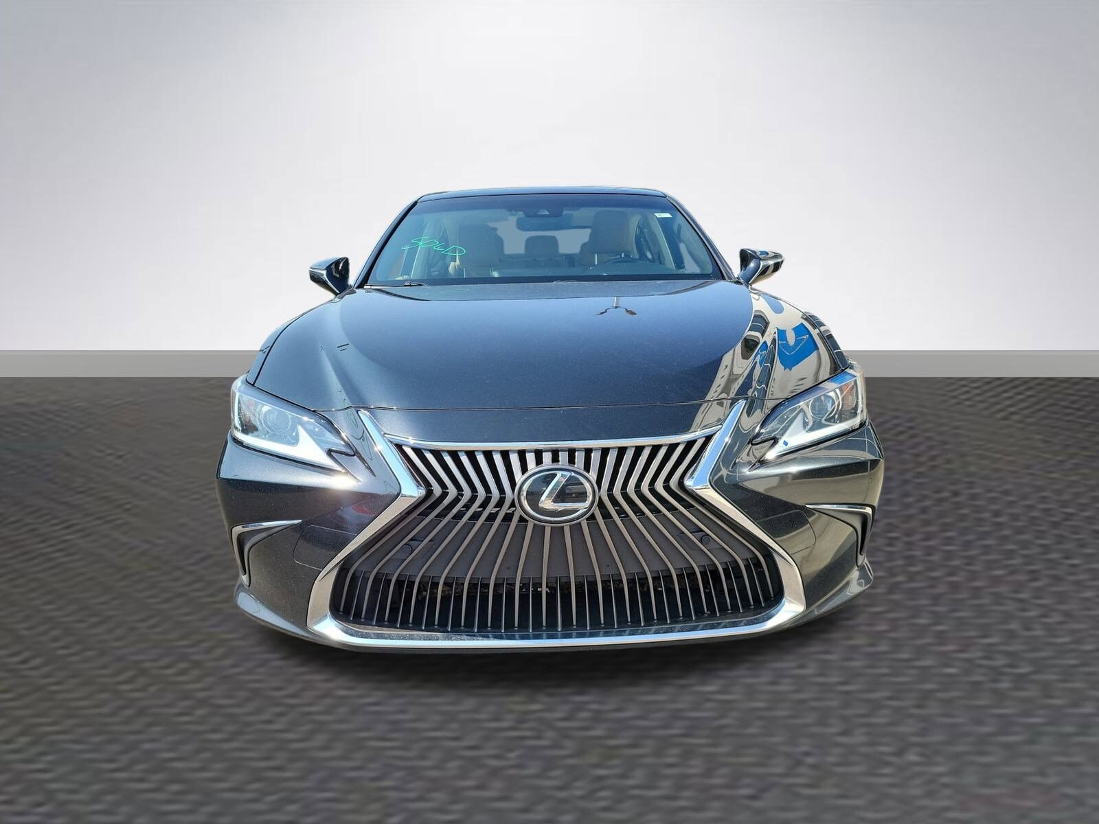 2019 Lexus ES 350 Luxury photo 2