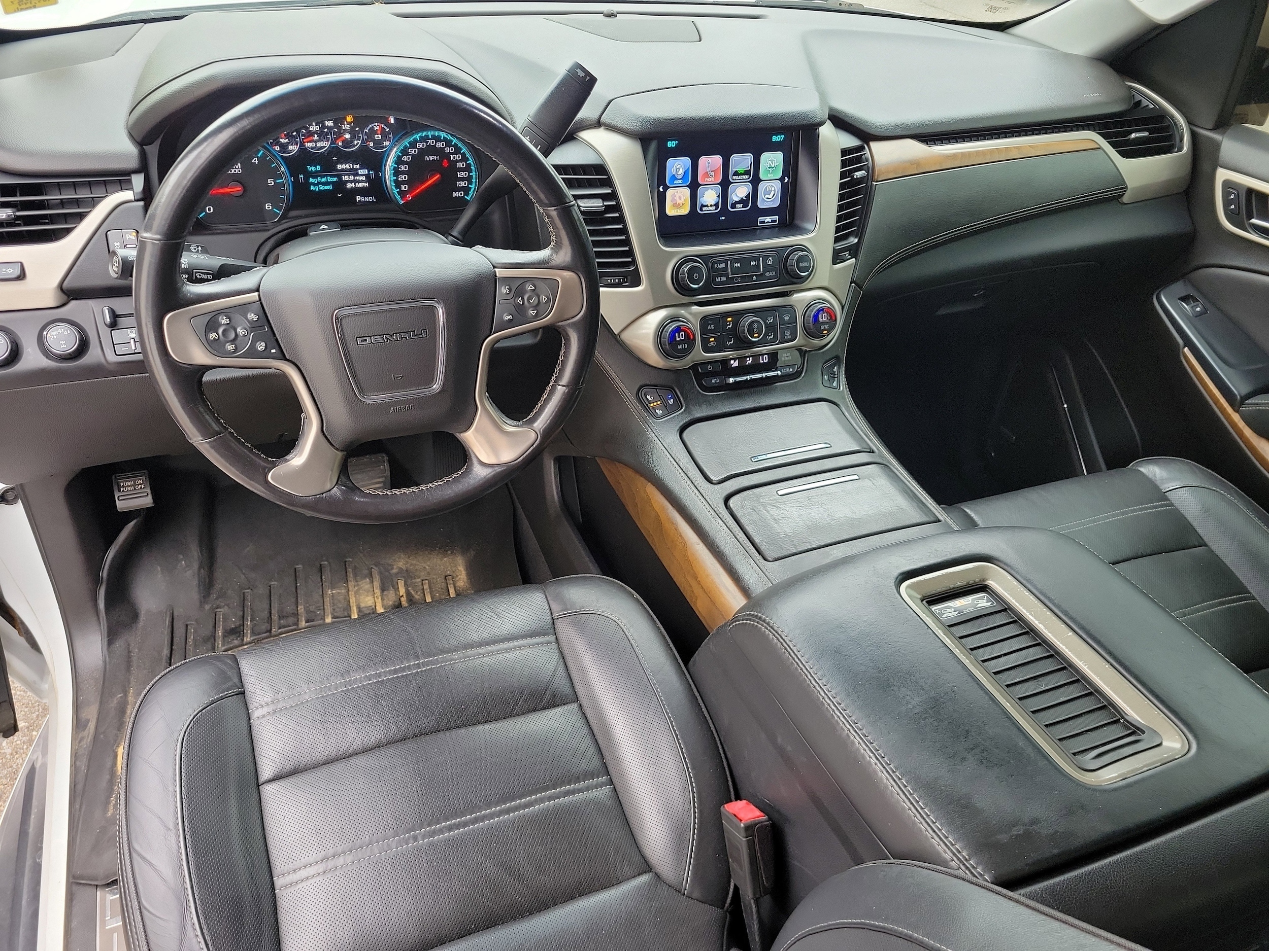 2020 GMC Yukon XL Denali - Photo 15