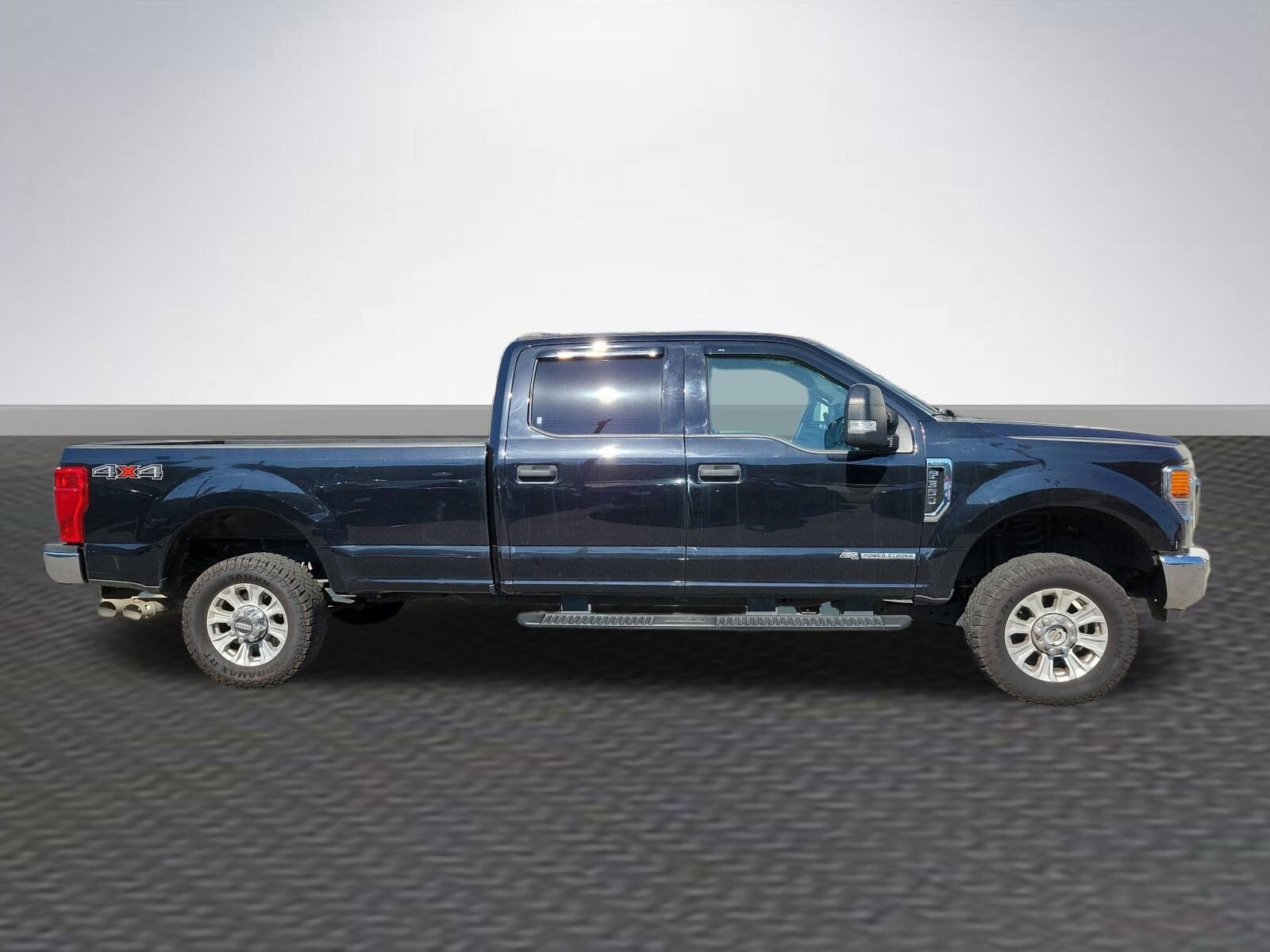 2020 Ford F-350 XLT photo 3