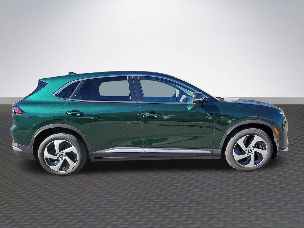 New 2025 VinFast VF 8 Eco SUV