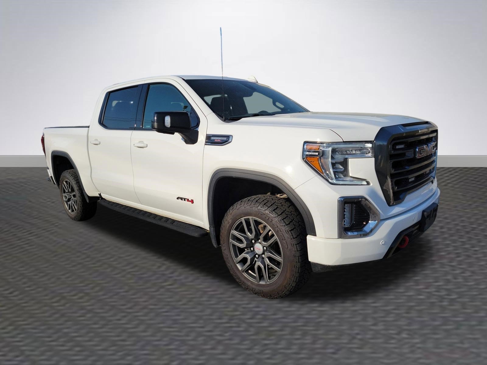 2022 GMC Sierra 4WD Crew Cab Short Box AT4's photo