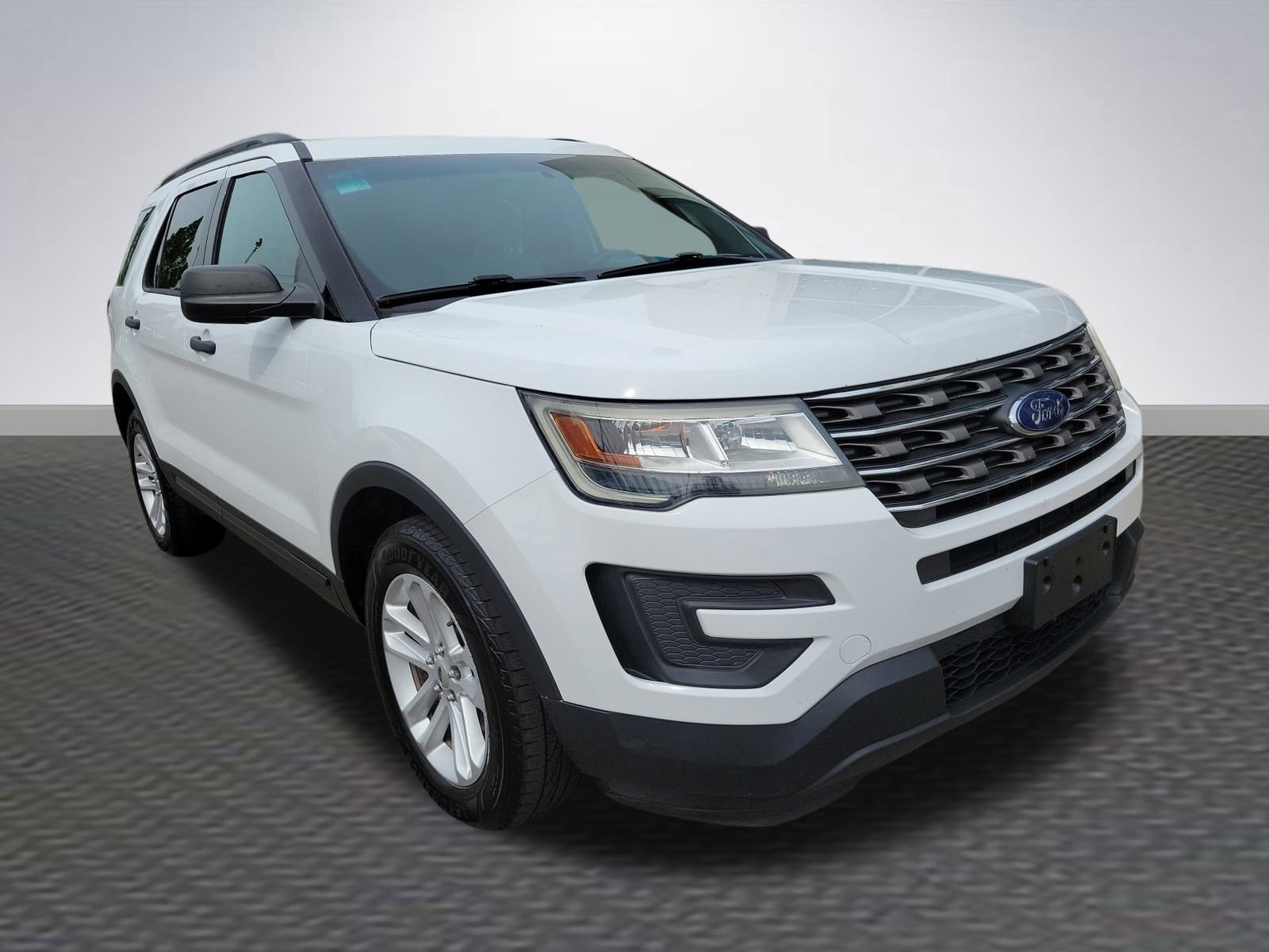 2016 Ford Explorer Base's photo