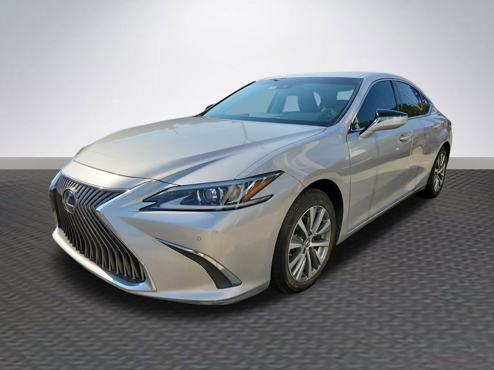 2021 Lexus ES 300h photo 3