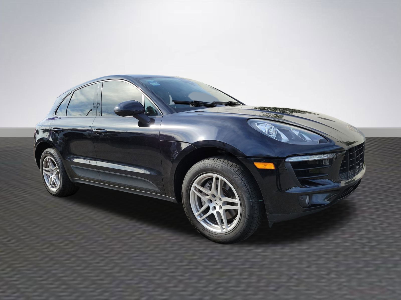 2018 Porsche Macan Base's photo