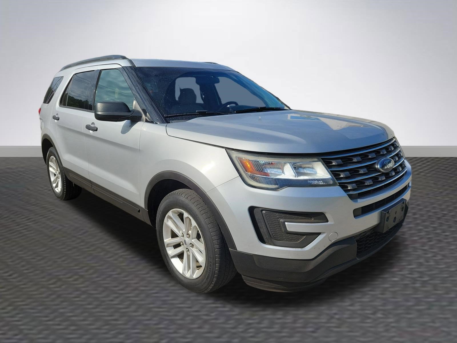 2017 Ford Explorer Base 4WD's photo