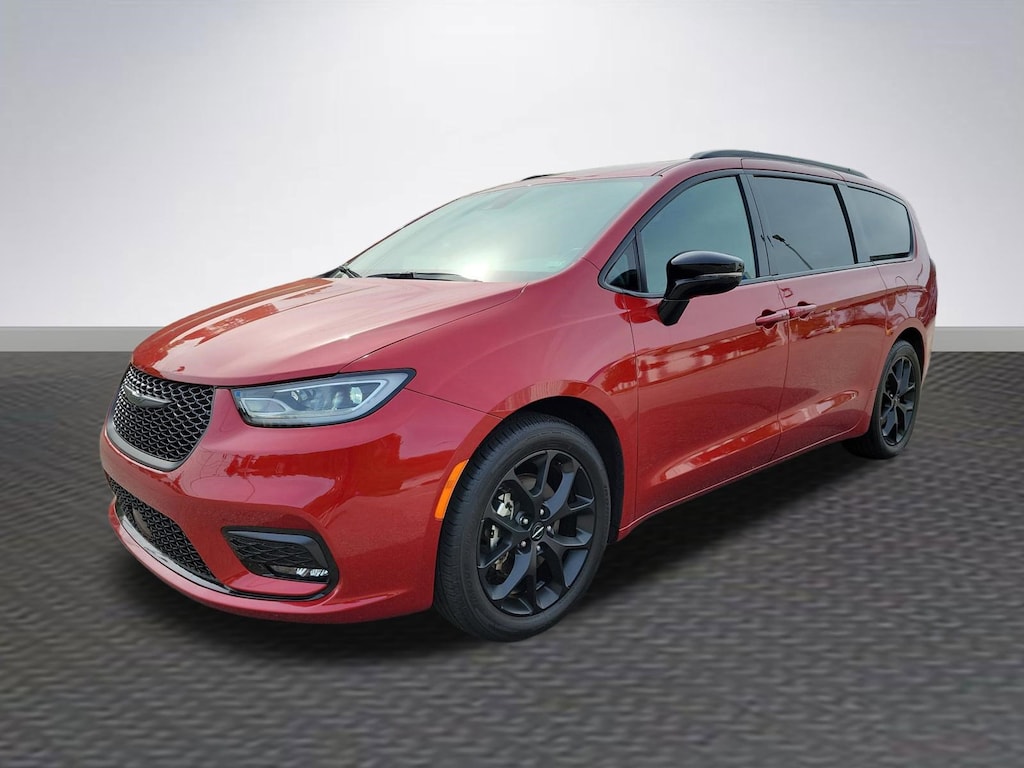 Used 2025 Chrysler Pacifica Limited Van Passenger Van