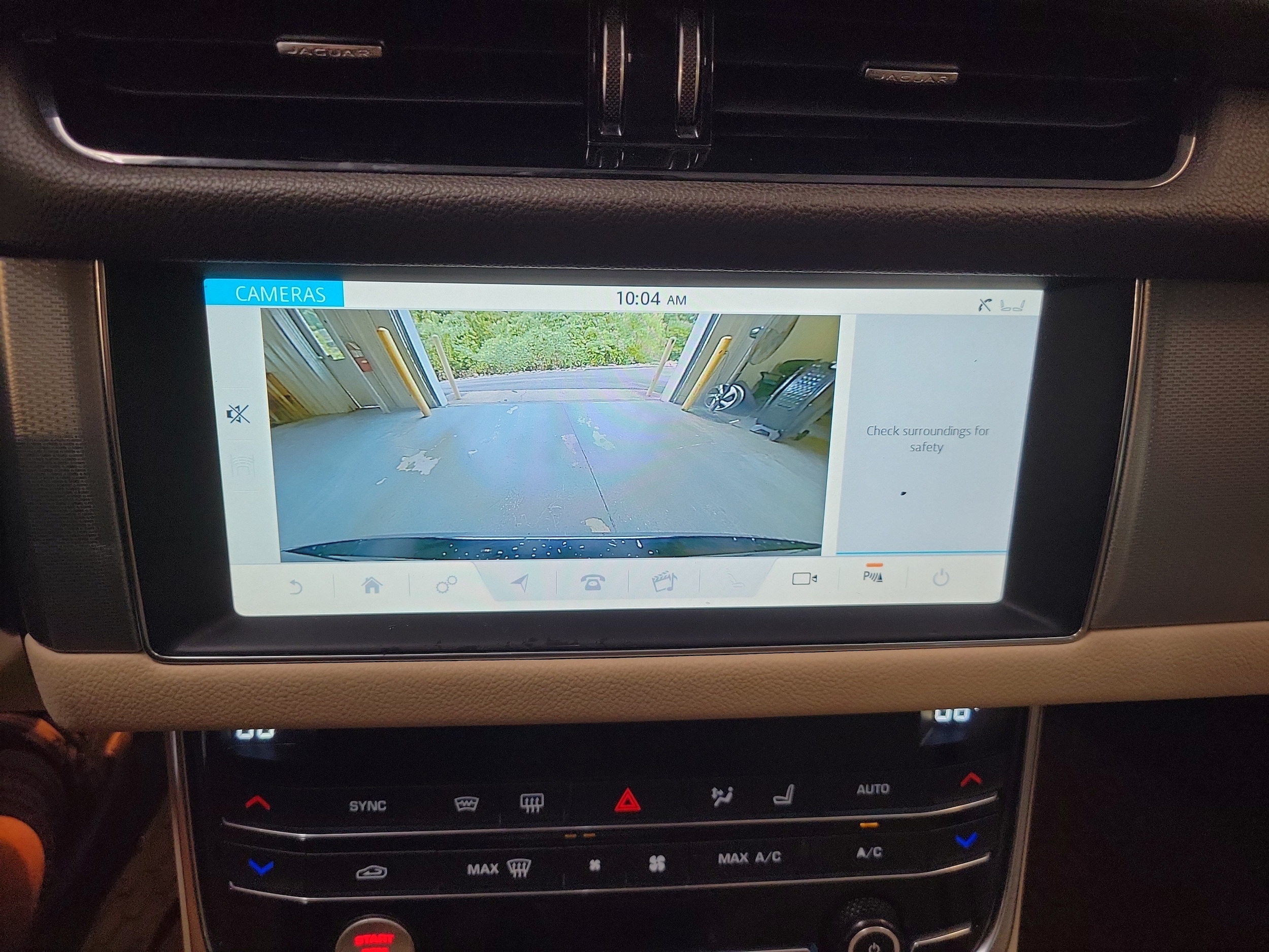 2020 Jaguar XF Premium - Photo 16