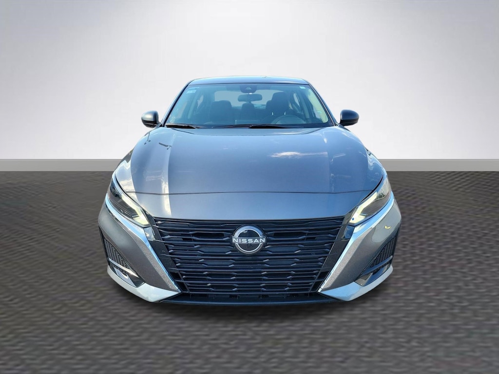 Used 2025 Nissan Altima SV Sedan